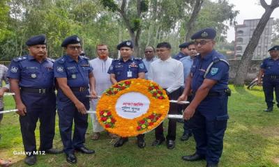 মাইলস্টোন স্কুল শিক্ষিকা মেহরীন চৌধুরীর সমাধিতে পুলিশের শ্রদ্ধা