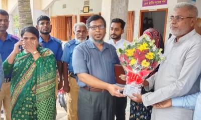 পাঁচবিবির বিভিন্ন প্রতিষ্ঠান পরিদর্শনে বিভাগীয় পরিচালক 