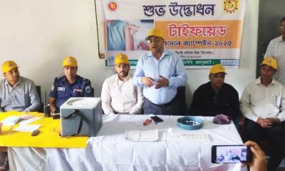 পাঁচবিবিতে টাইফয়েড টিকা ক্যাম্পের উদ্বোধন