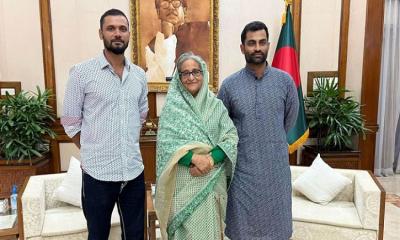 গণভবনে দুই ঘণ্টার বৈঠক শেষে অবসর ভাঙার ঘোষণা দিলেন তামিম