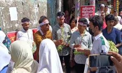 জয়পুরহাটে ছাত্রদলের পক্ষে এইচএসসি পরীক্ষার্থীদের মাঝে উপহার বিতরণ
