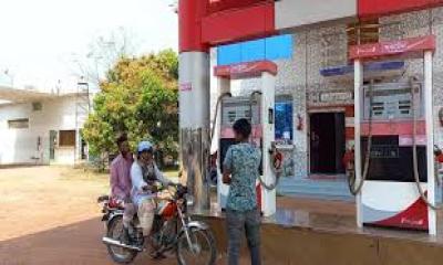 জয়পুরহাটে ১০ দাবিতে পেট্রল পাম্পে ধর্মঘট