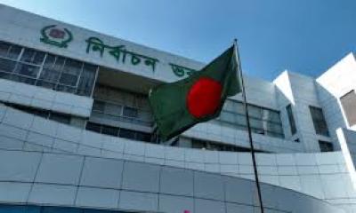 নির্বাচন কমিশন একই সাথে ৫১ কর্মকর্তাকে বদলি