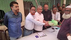 জয়পুরহাটে মোটর শ্রমিকের মাঝে ঈদ উপহার বিতরণ