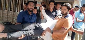 নওগাঁয়  ভিজিএফের চাল না দেওয়ায় চেয়ারম্যানকে মারধর